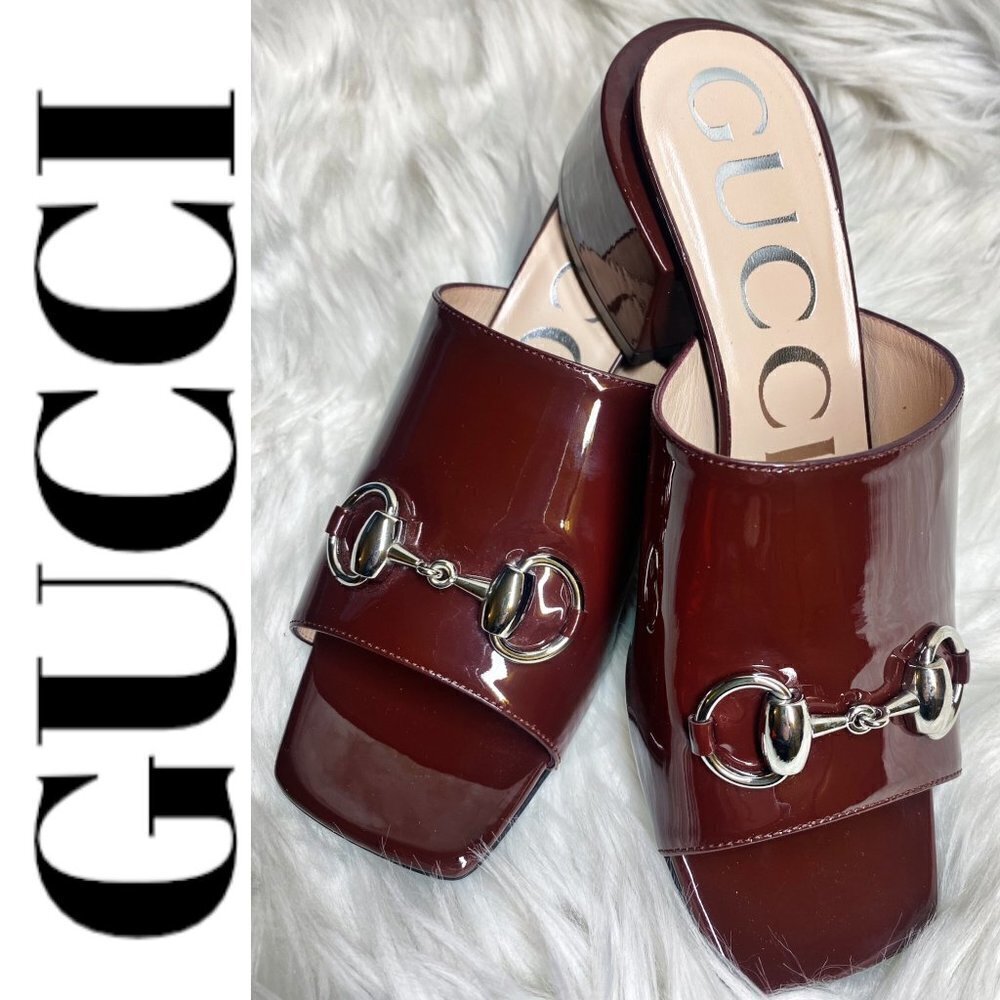 NWOT GUCCI Lexi‎ Patent Leather Horsebit Accent Burgundy Slides, Size 35